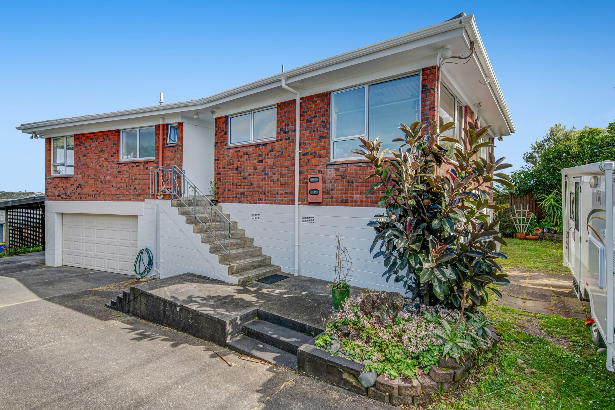 1/96 Sunset Road, Unsworth Heights